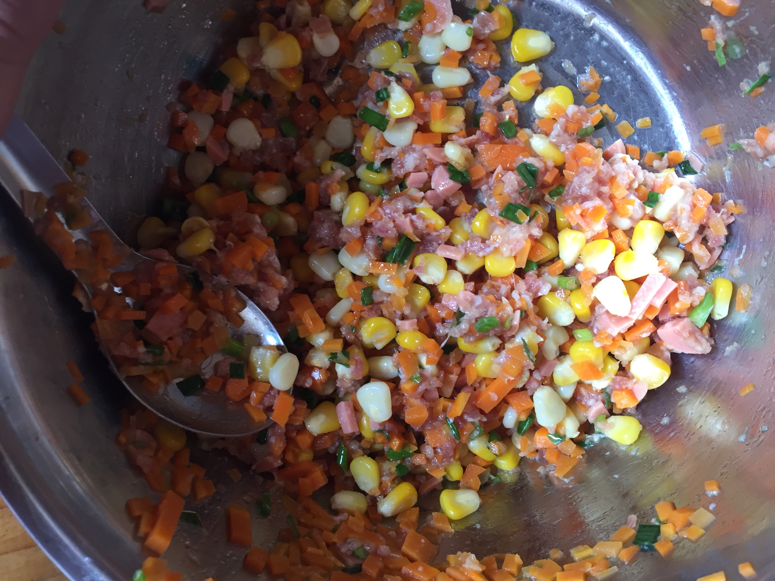 玉米红萝卜🥕水饺之白菜饺子的做法 步骤2