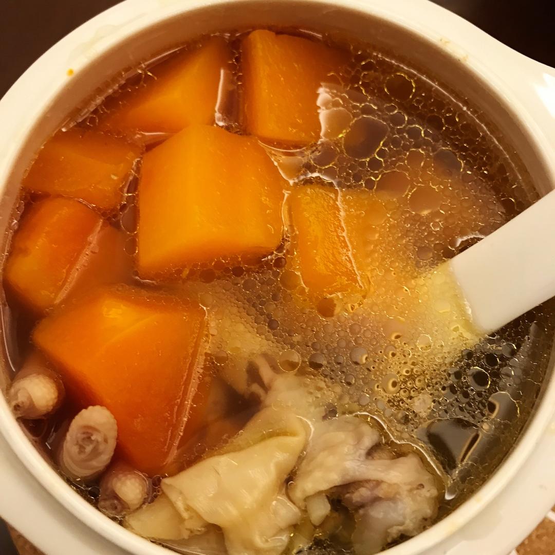 vic董婉君做的【小森妈妈菜谱】补充胶原蛋白鳕鱼胶木瓜炖鸡脚