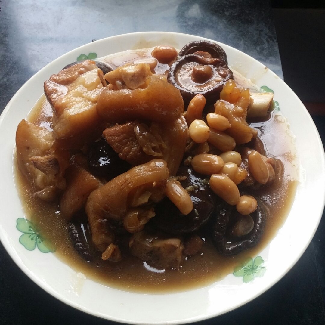 黄豆焖猪手
