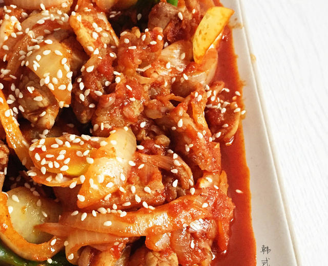 韩式辣炒五花 三时三餐的做法