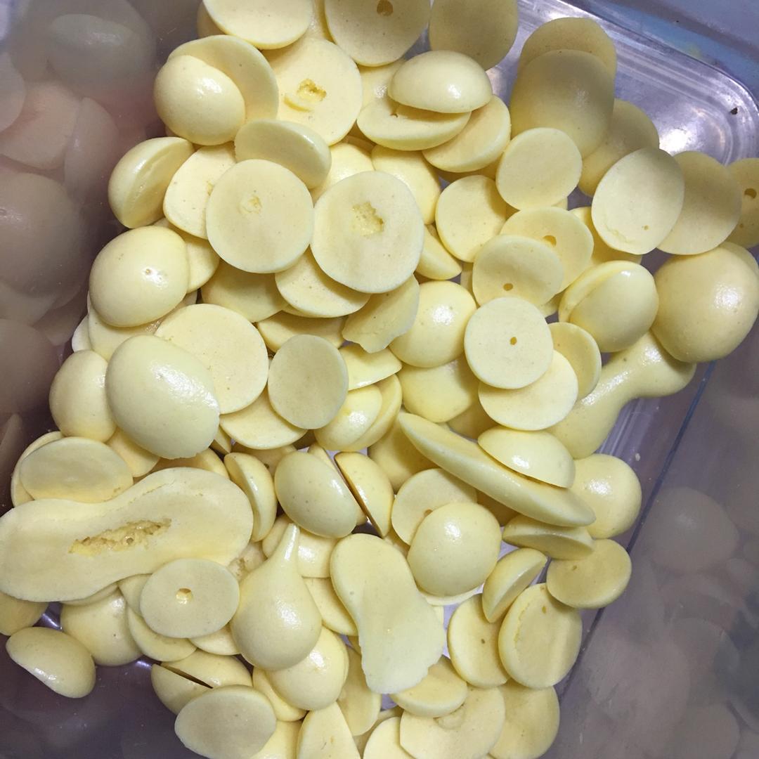 入口即化的无添加蛋黄溶豆