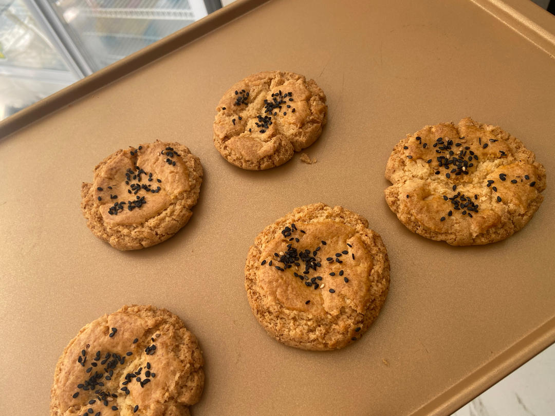 轻轻一按就碎掉的原味桃酥（不输猪油版）