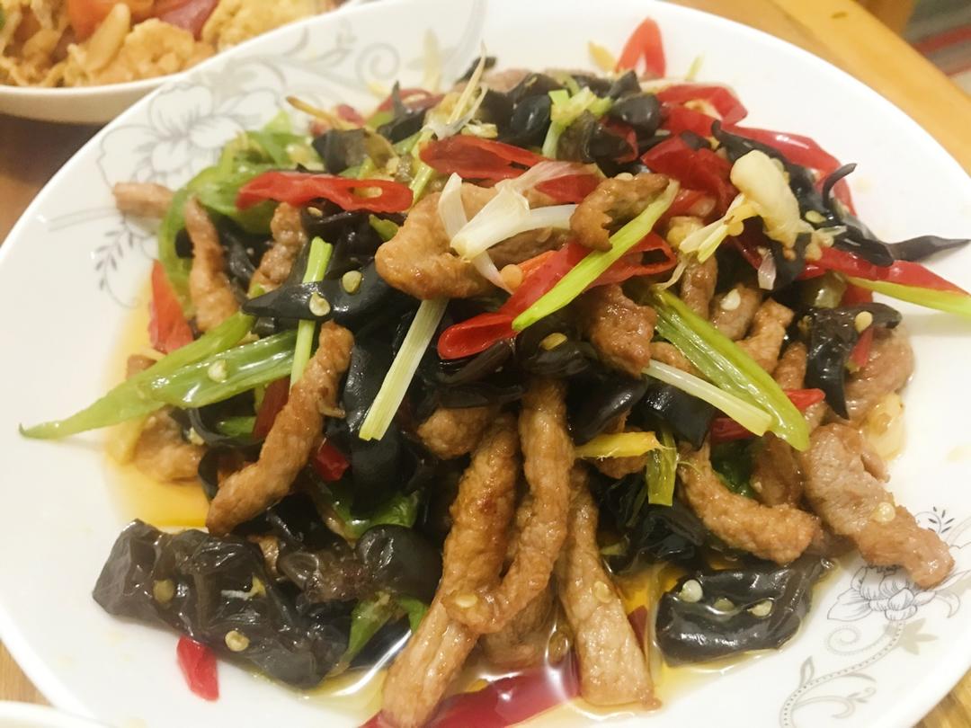 超下饭的木耳炒肉