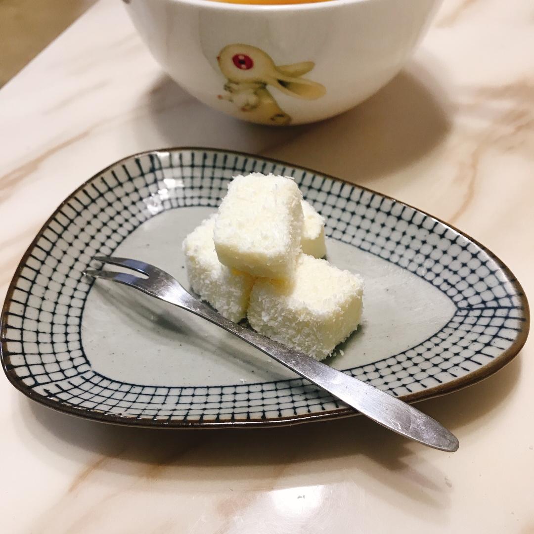 完胜85度C牛奶椰丝小方