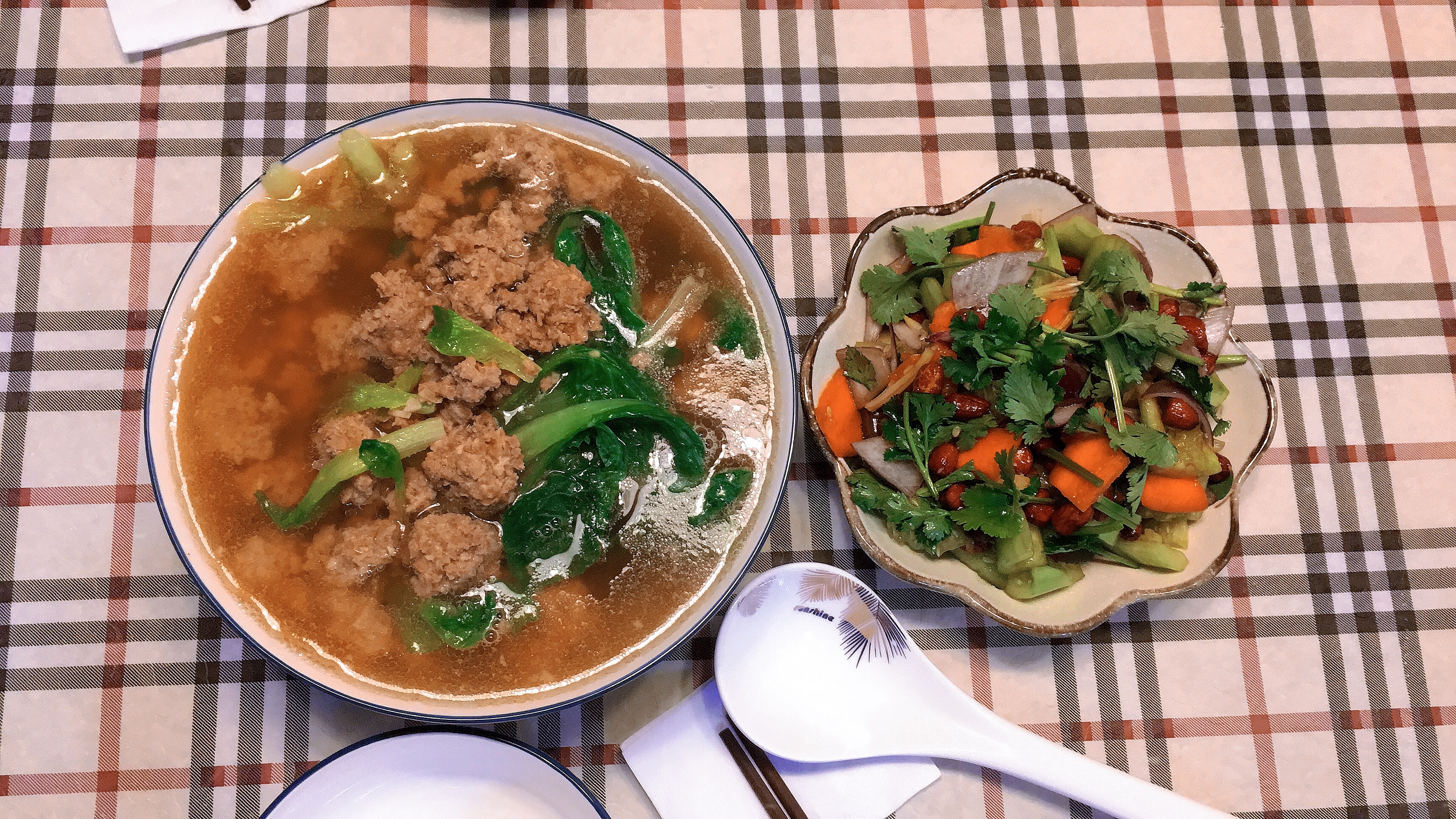 牛肉🐂丸子🍡小白菜🥬汤的做法
