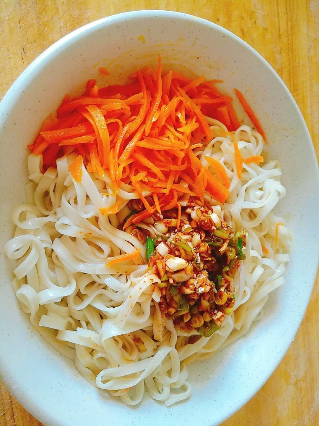 姥姥的爽口凉面！（干拌挂面）