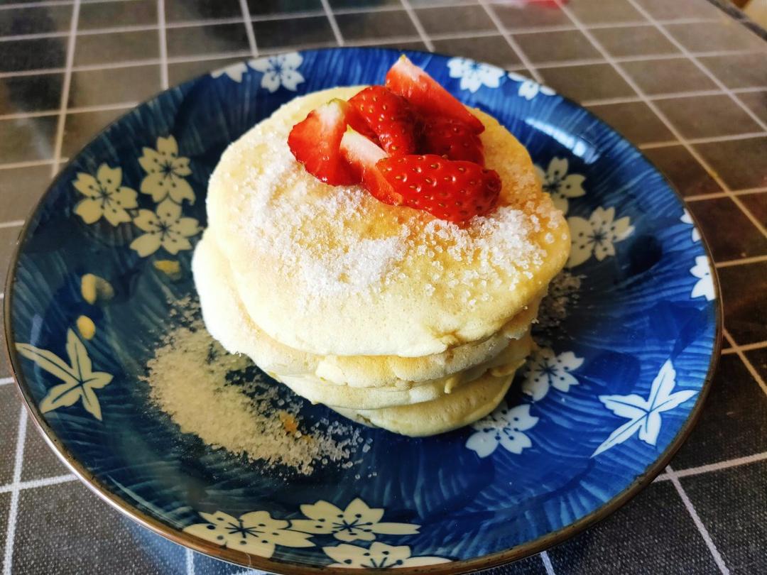 不用烤箱 15分钟无油低糖的舒芙蕾蛋糕松饼 🥞 蓬松绵软