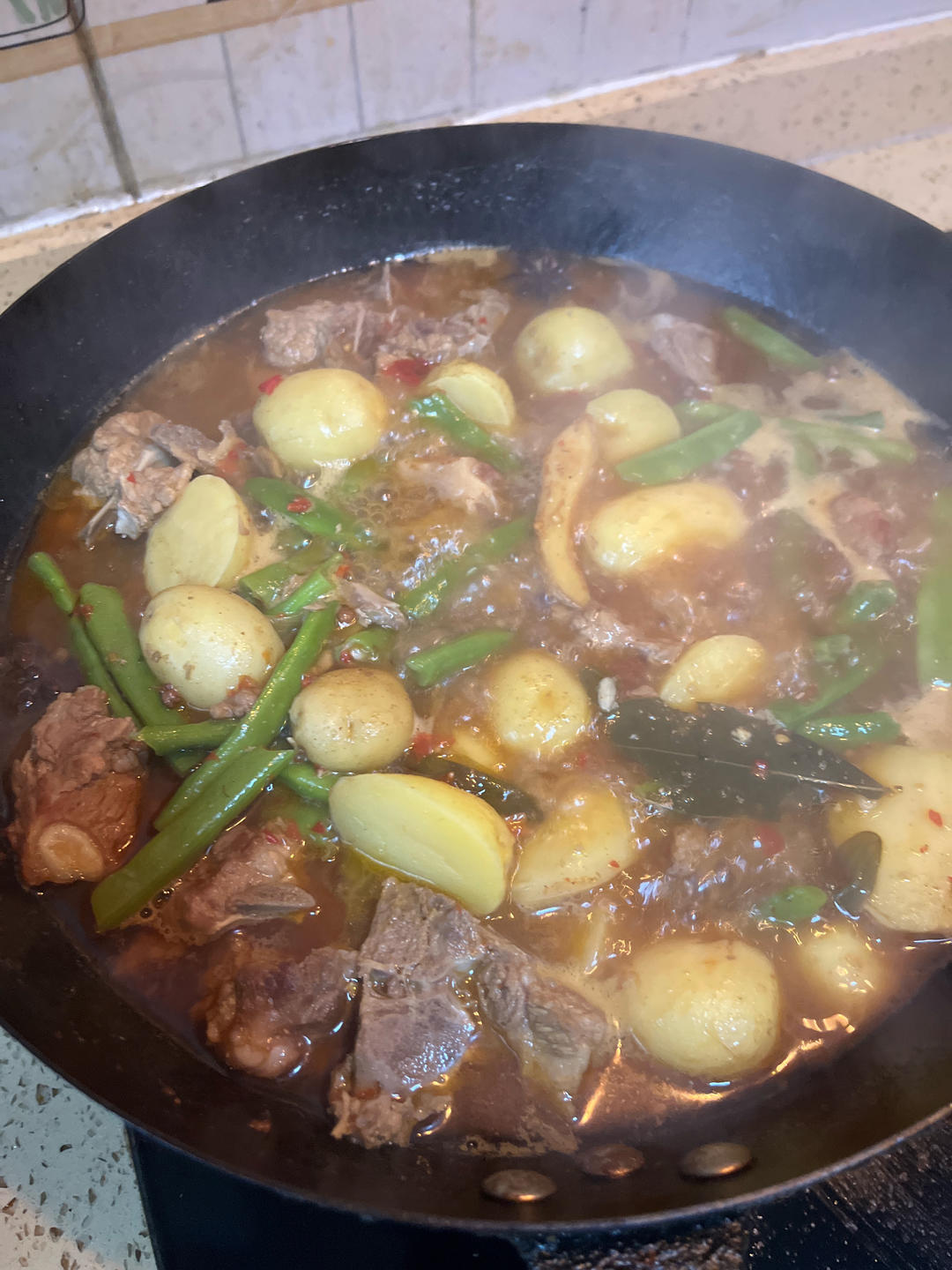正宗四川土豆烧排骨（红烧排骨）（不焯水不炒糖色）