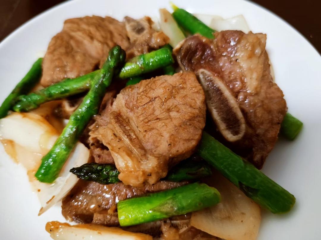 香煎牛仔骨🐂