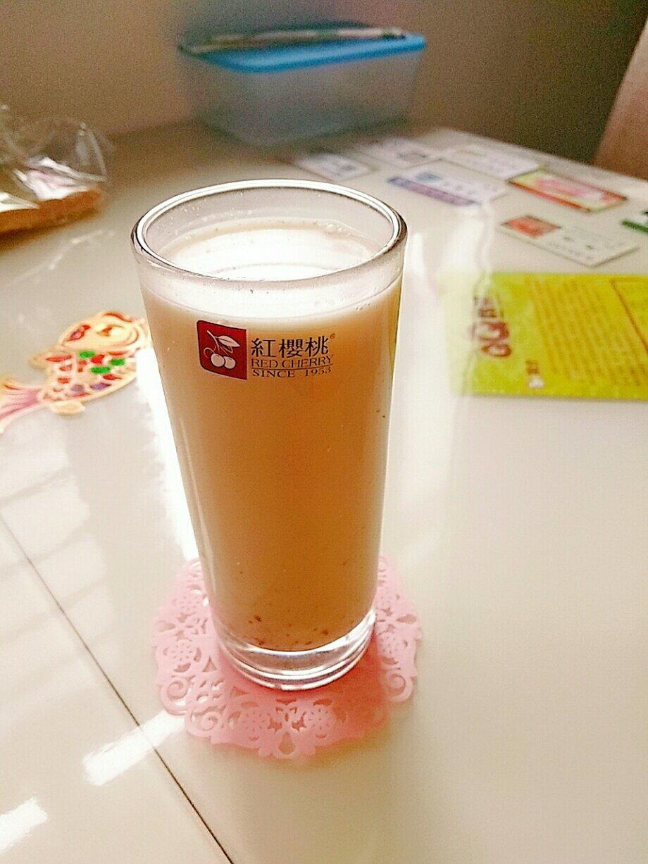 核桃花生红枣牛奶