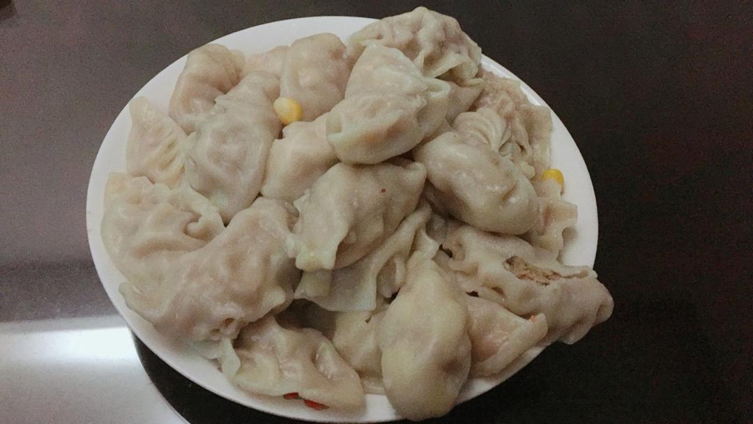 猪肉香菇玉米马蹄水饺