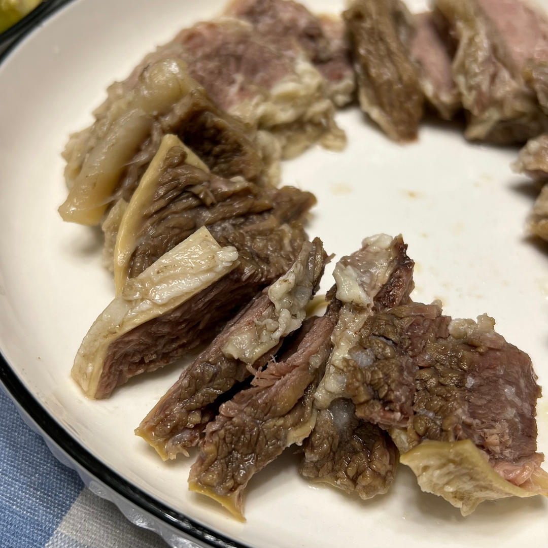 清汤萝卜牛腩