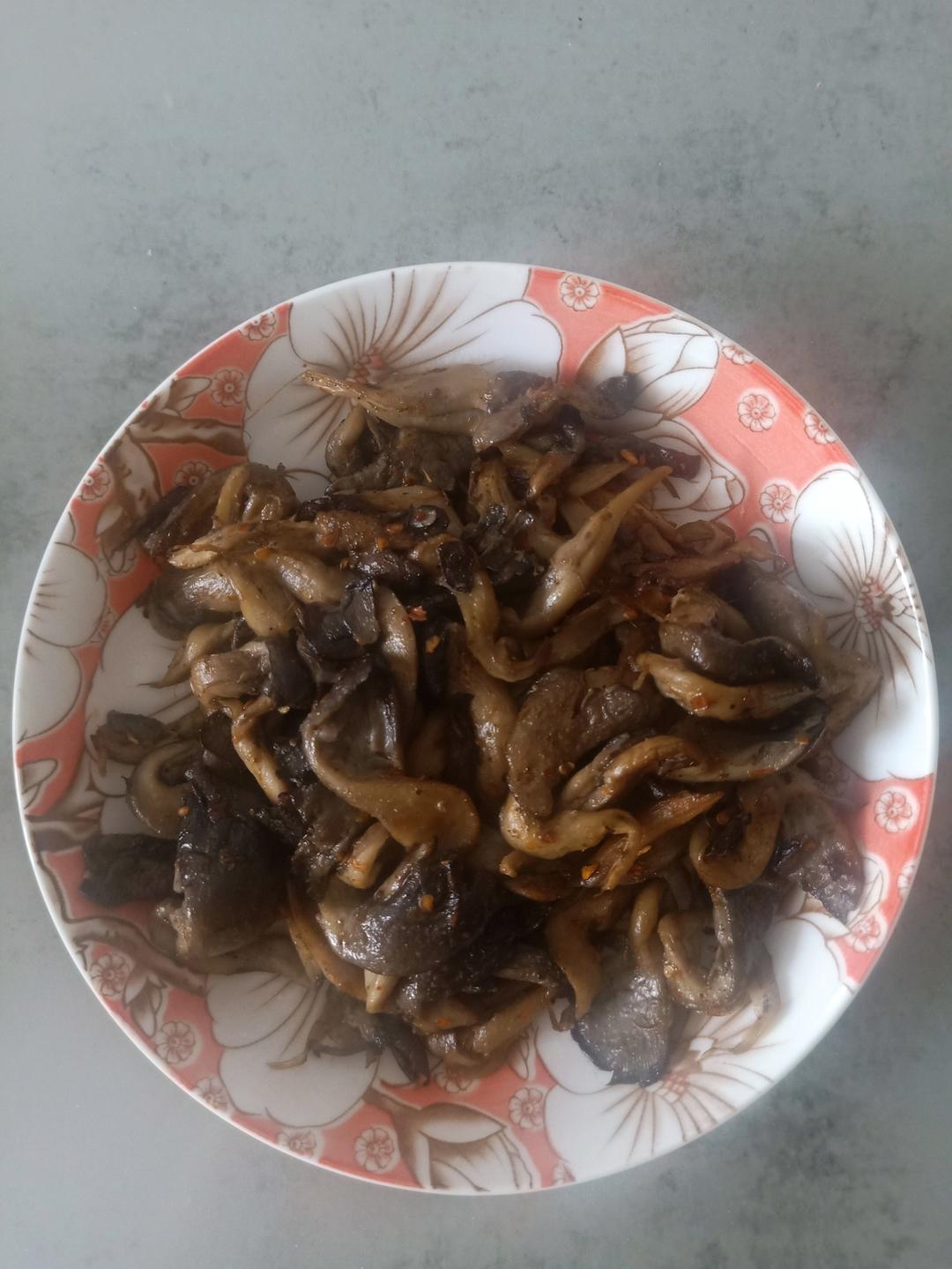 干煸平菇（有肉的味道）
