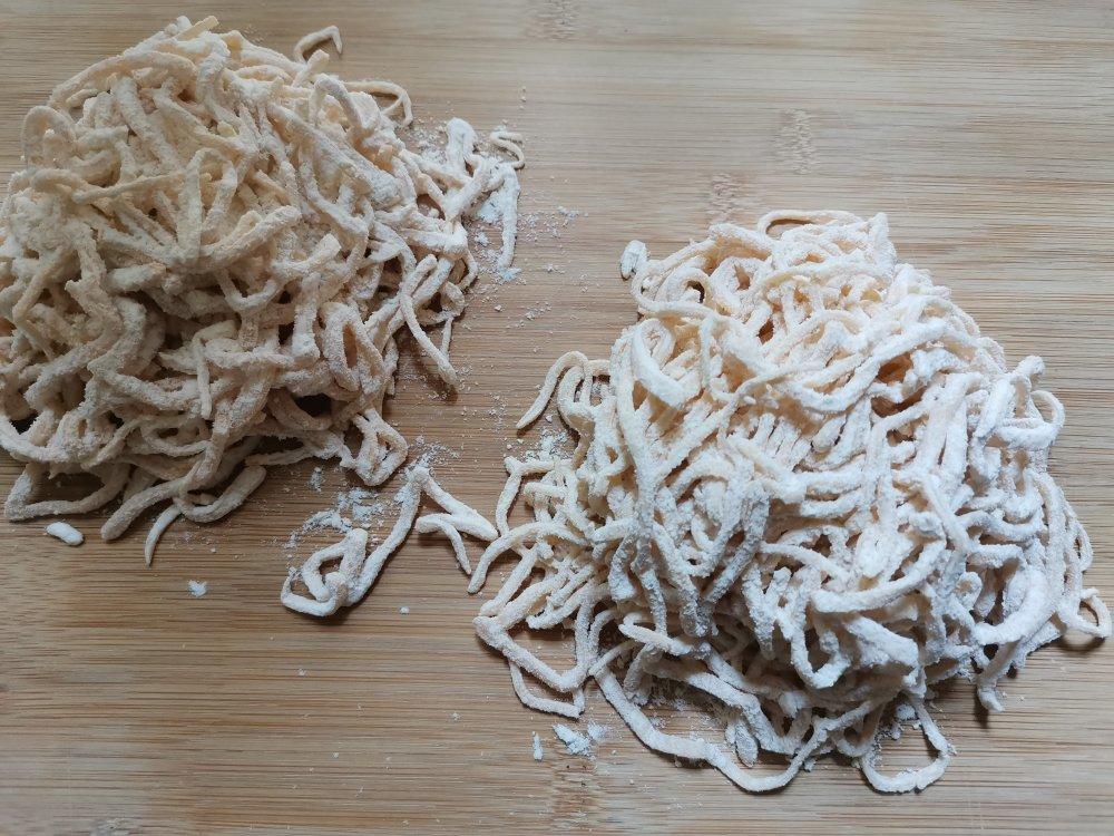 木有面条机也可以做出Q弹 纯手工鸡蛋面