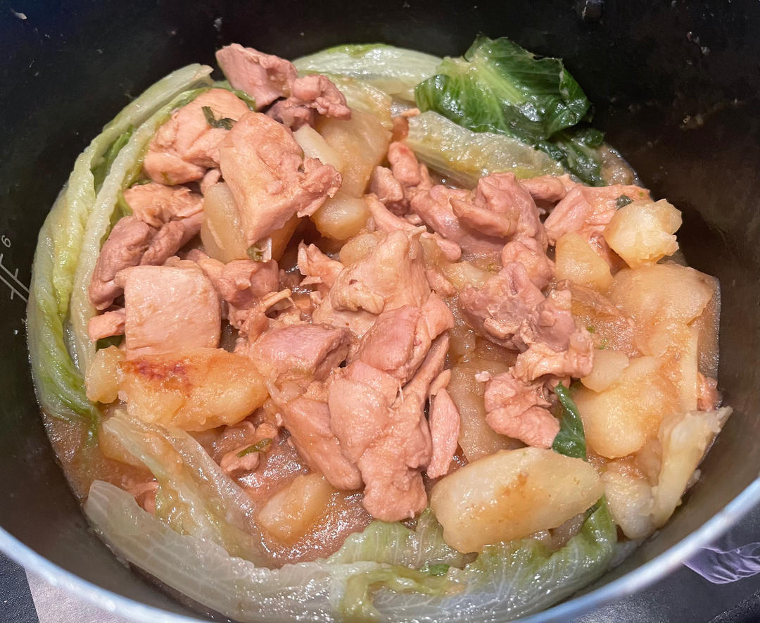 鸡腿肉炖土豆