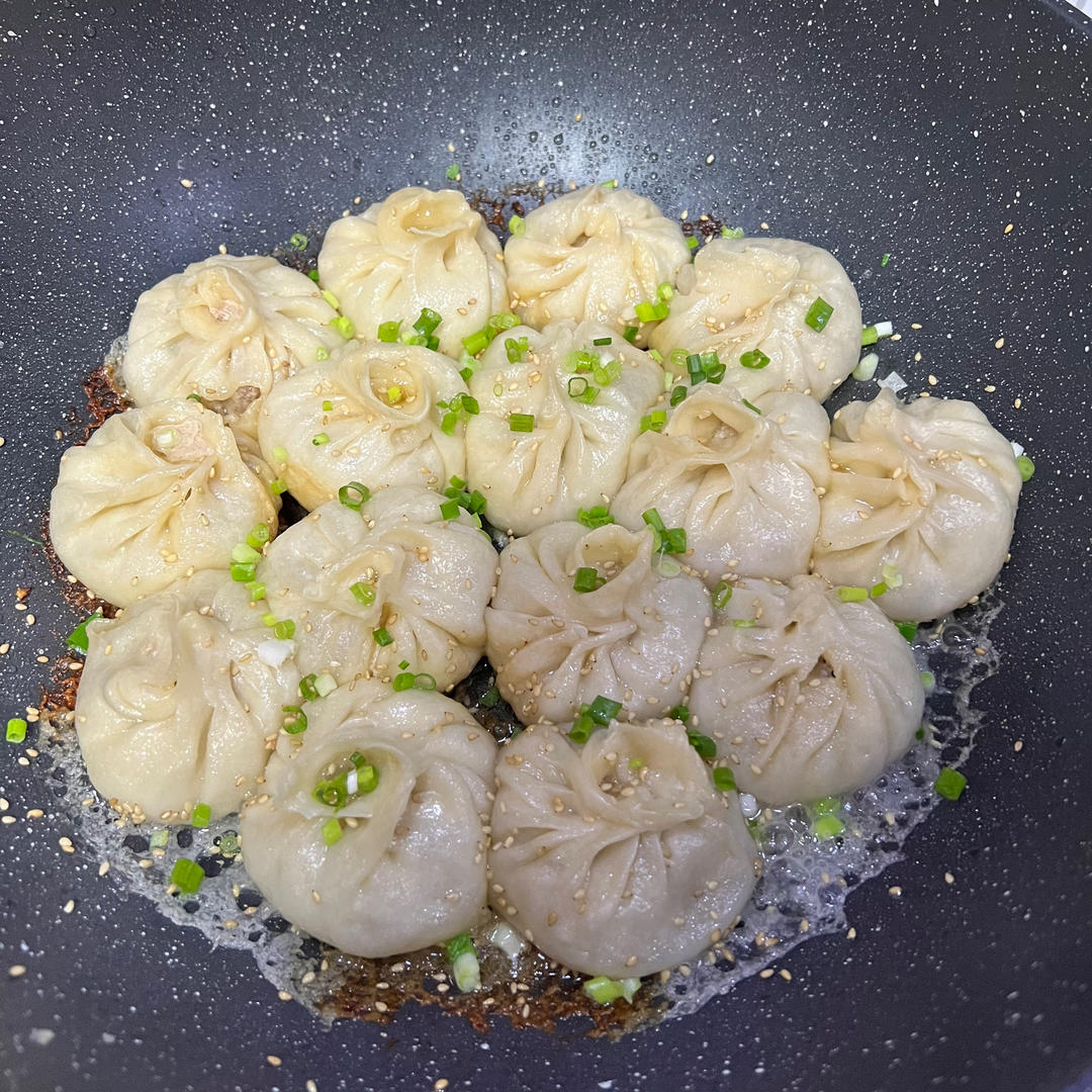 免揉面‼️脆底爆汁‼️懒人版拇指生煎包‼️