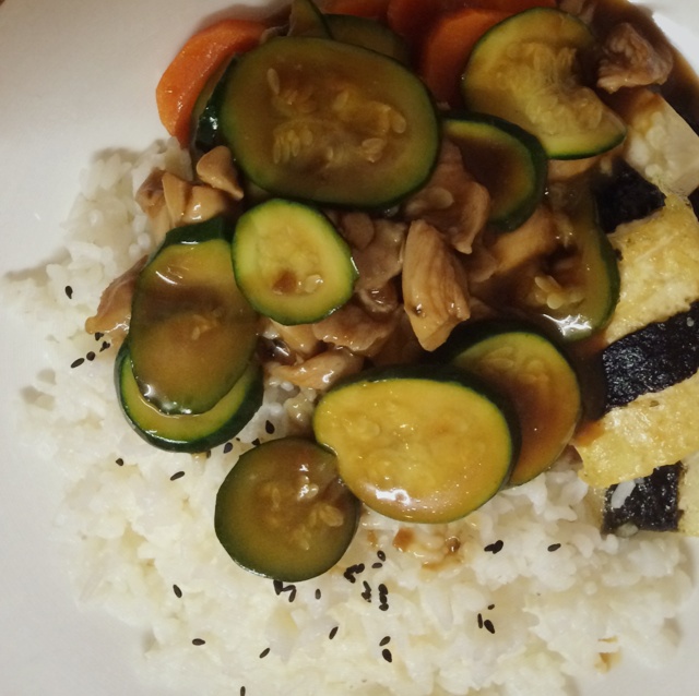照烧鸡肉配西葫芦Teriyaki Chicken with Zucchini