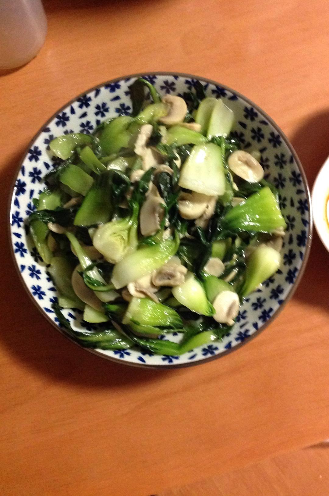 蘑菇炒青菜