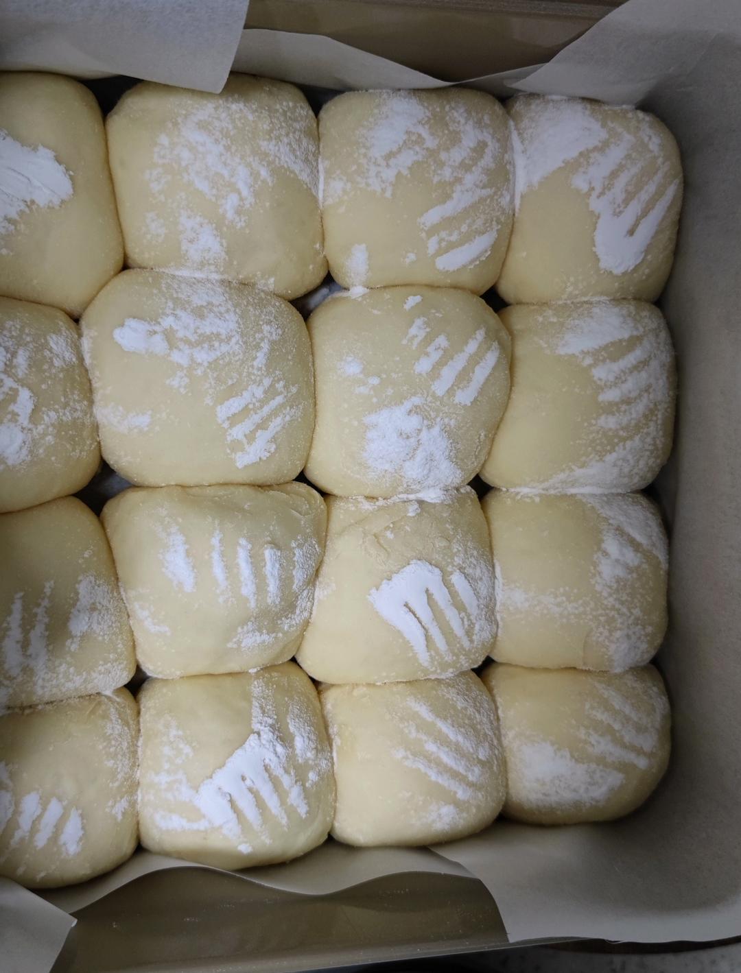 超软又拉丝的炼乳小面包