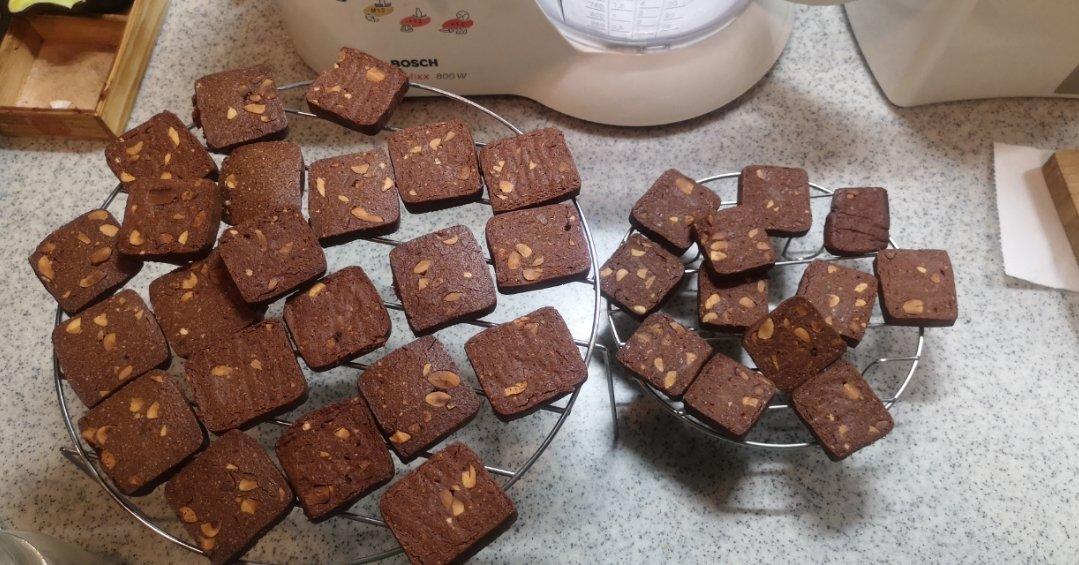粒粒香脆的可可杏仁曲奇