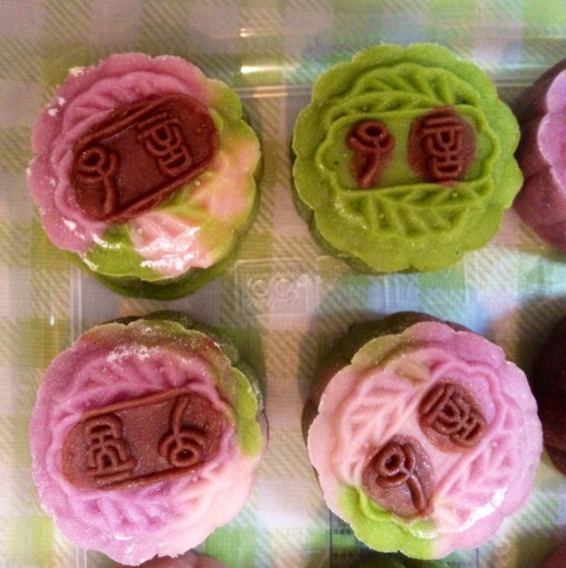 彩色冰皮月饼