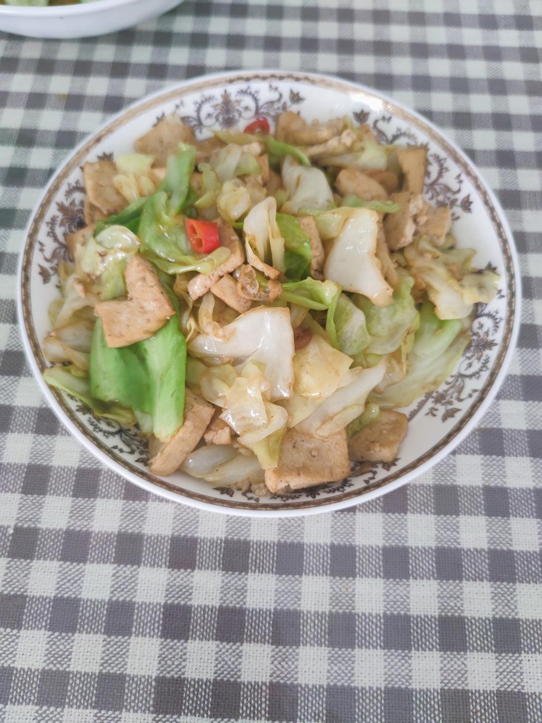 圆白菜炒豆腐