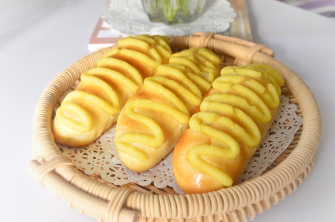 面包房里最受欢迎的毛毛虫面包