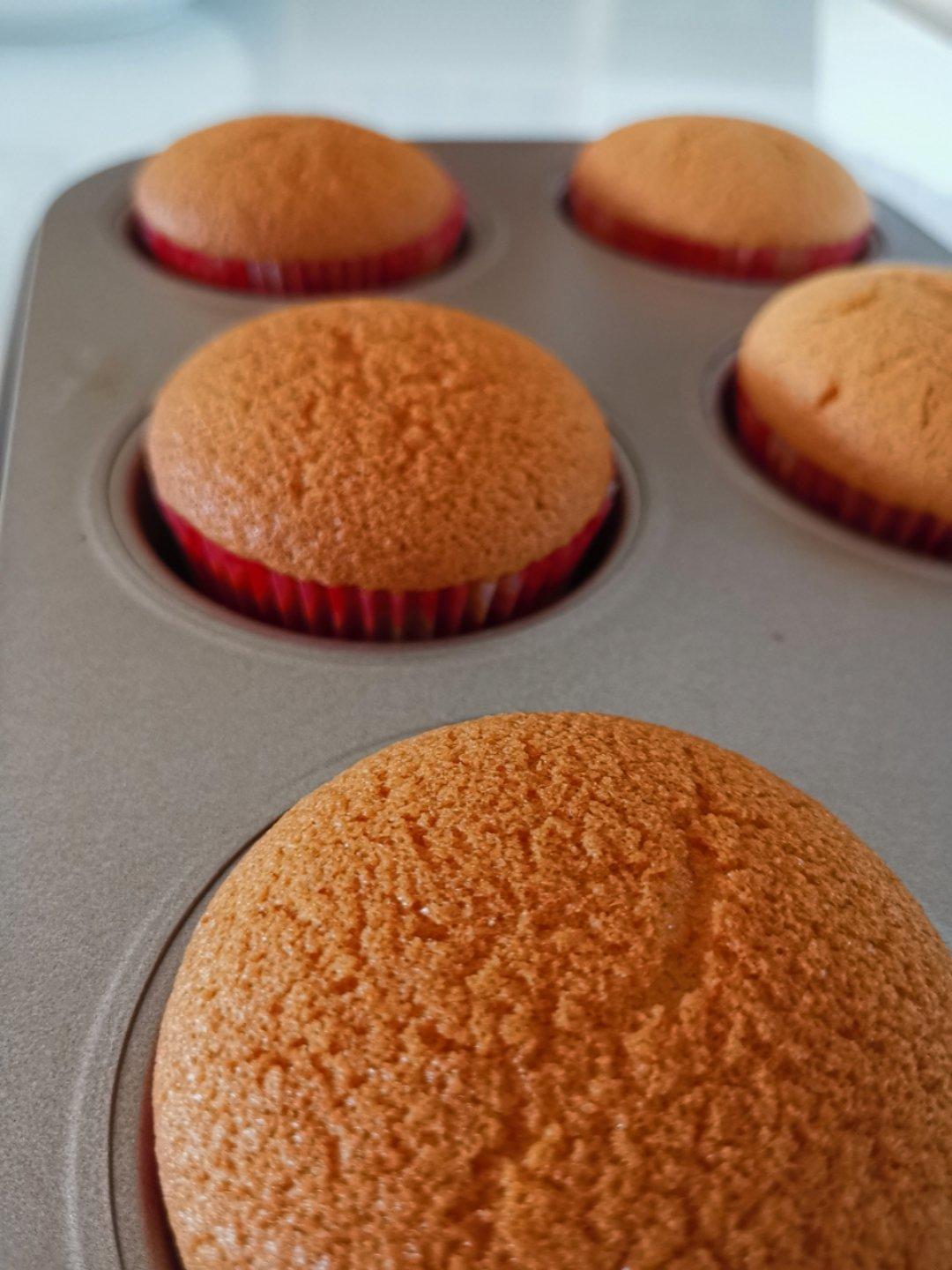 全蛋海绵纸杯蛋糕