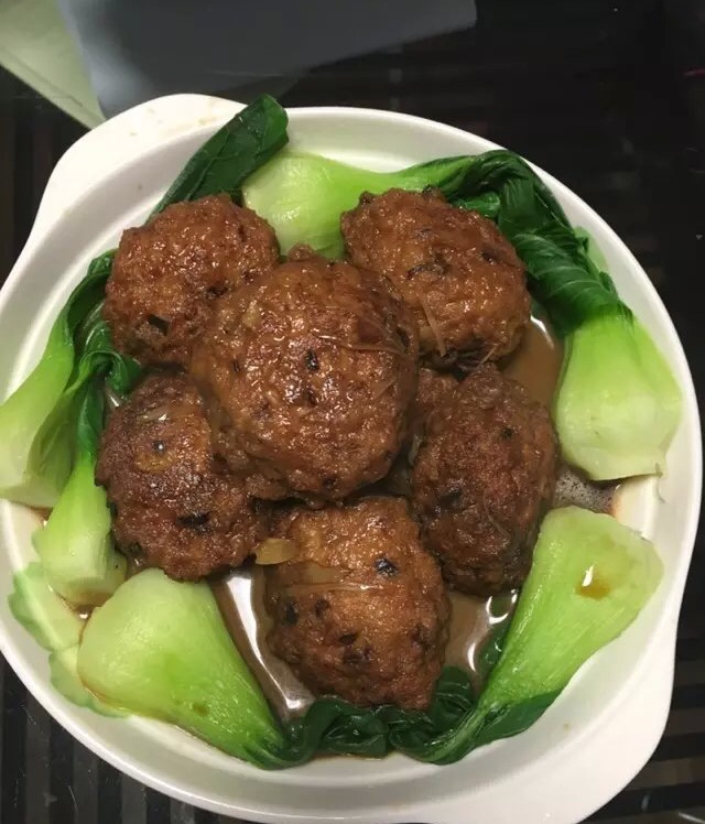红烧狮子头