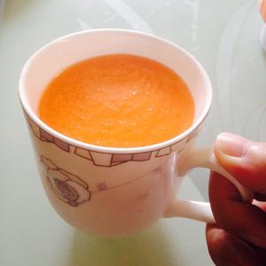 红萝卜苹果汁的做法 步骤2