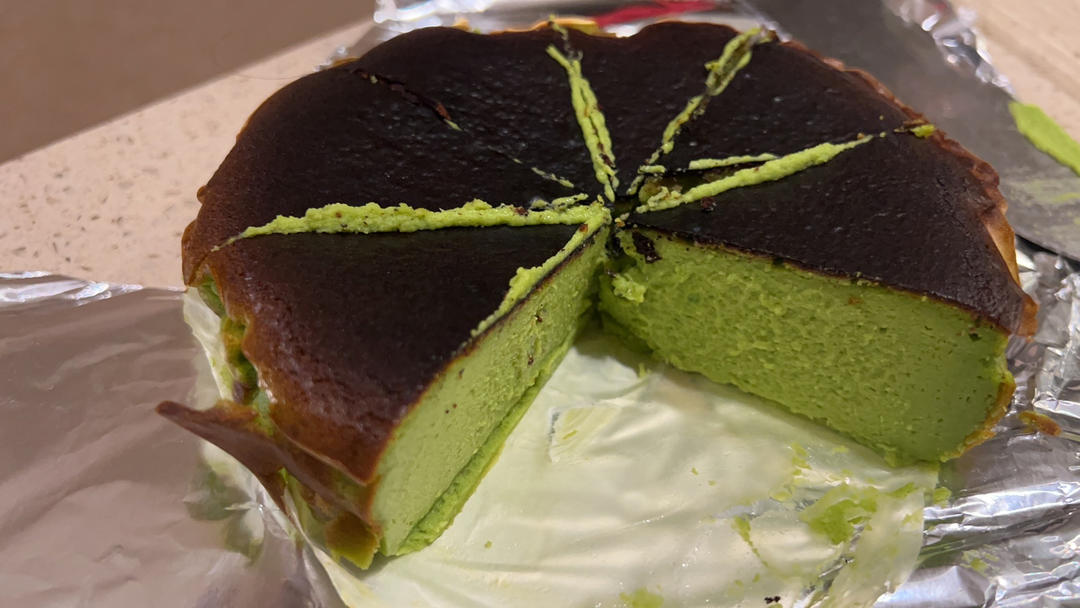 开心果巴斯克芝士蛋糕