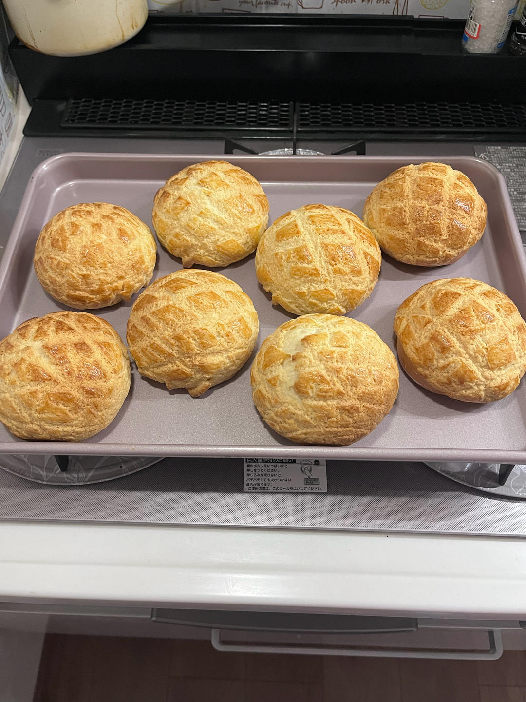 好吃到炸裂的港式菠萝包（附带制作酥皮的小视频）