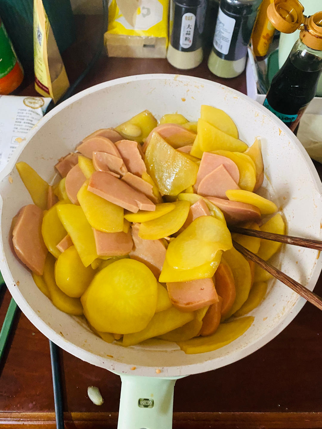 土豆片炒火腿肠