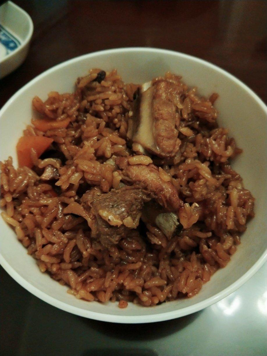 喷香排骨焖饭（爆好吃）