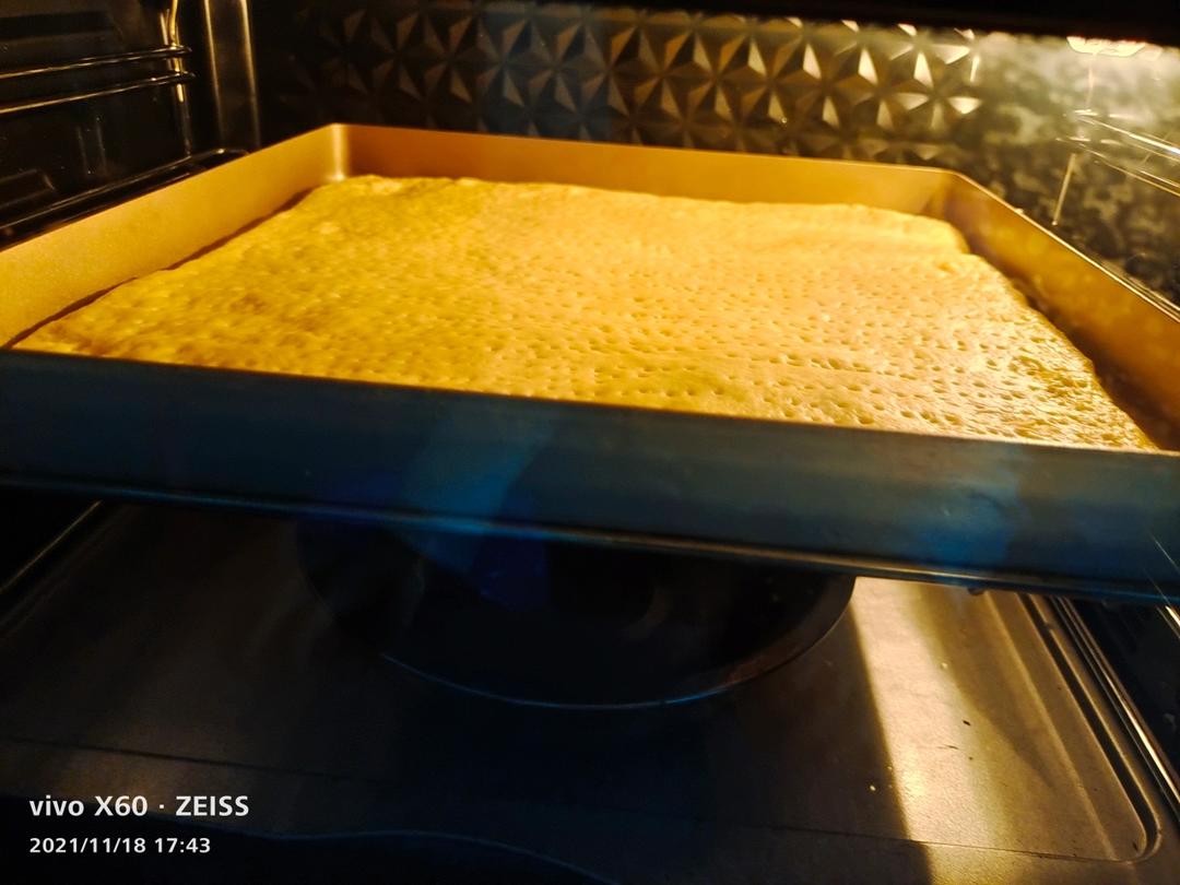 香喷喷的肉松面包卷，来试试吧！