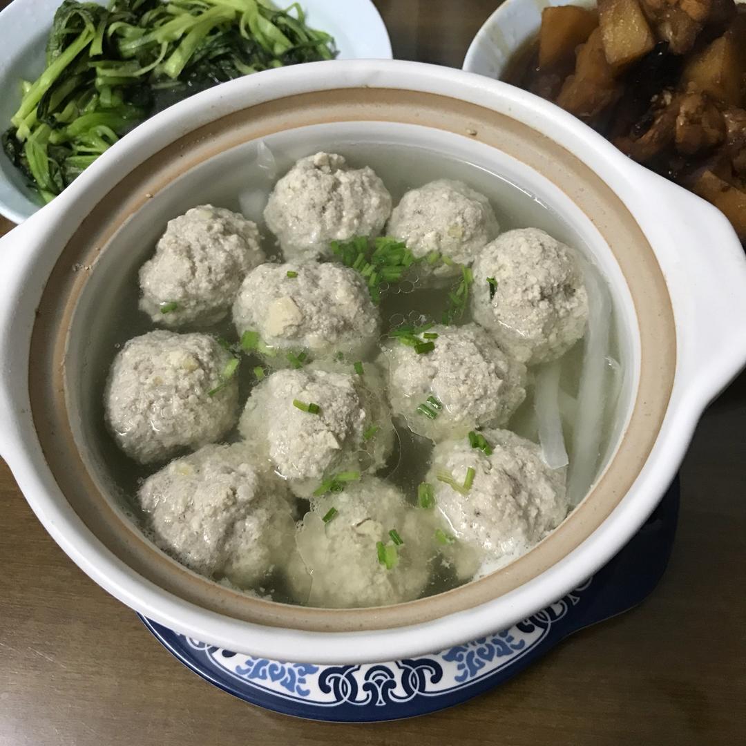 【10分钟系列】白萝卜豆腐圆子汤