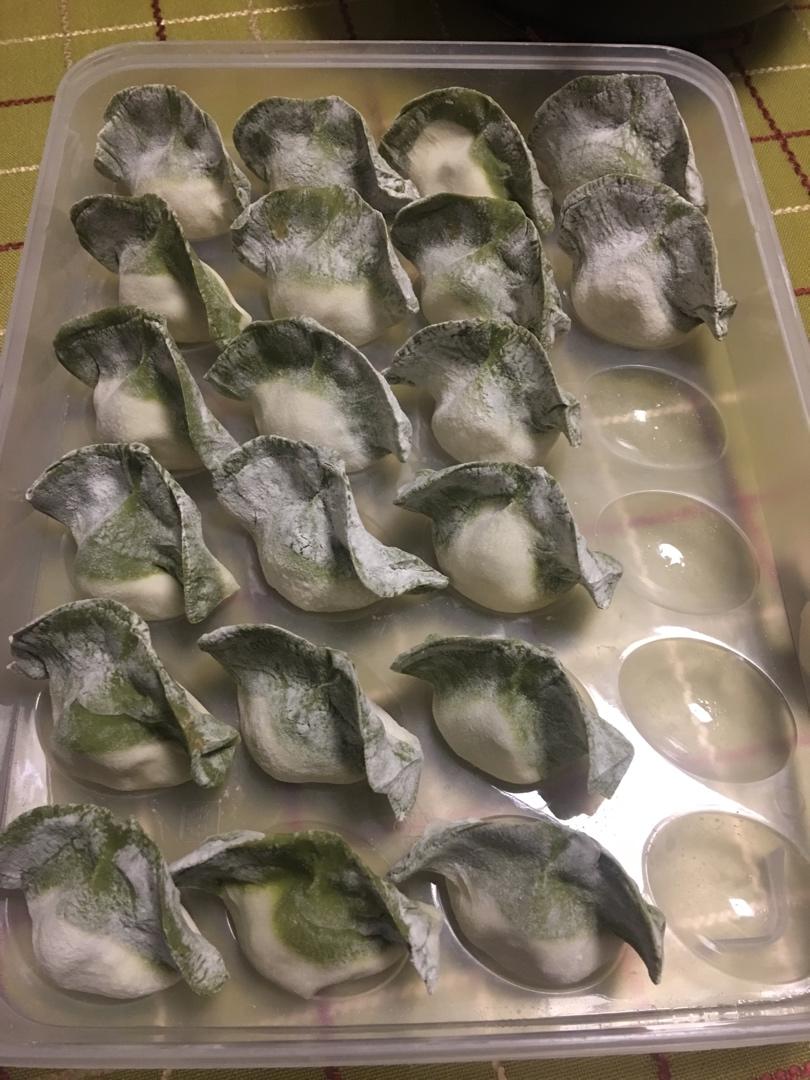 翡翠白玉白菜饺子详细版（附翡翠白玉白菜饺子包法，翡翠白玉饺子皮两种制法，面包机和面，翡翠白玉烧卖，各种馅料搭配）