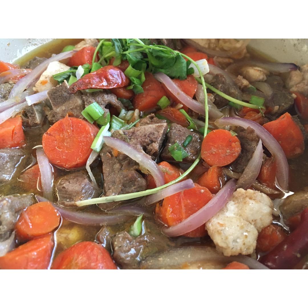红焖羊肉炖胡萝卜