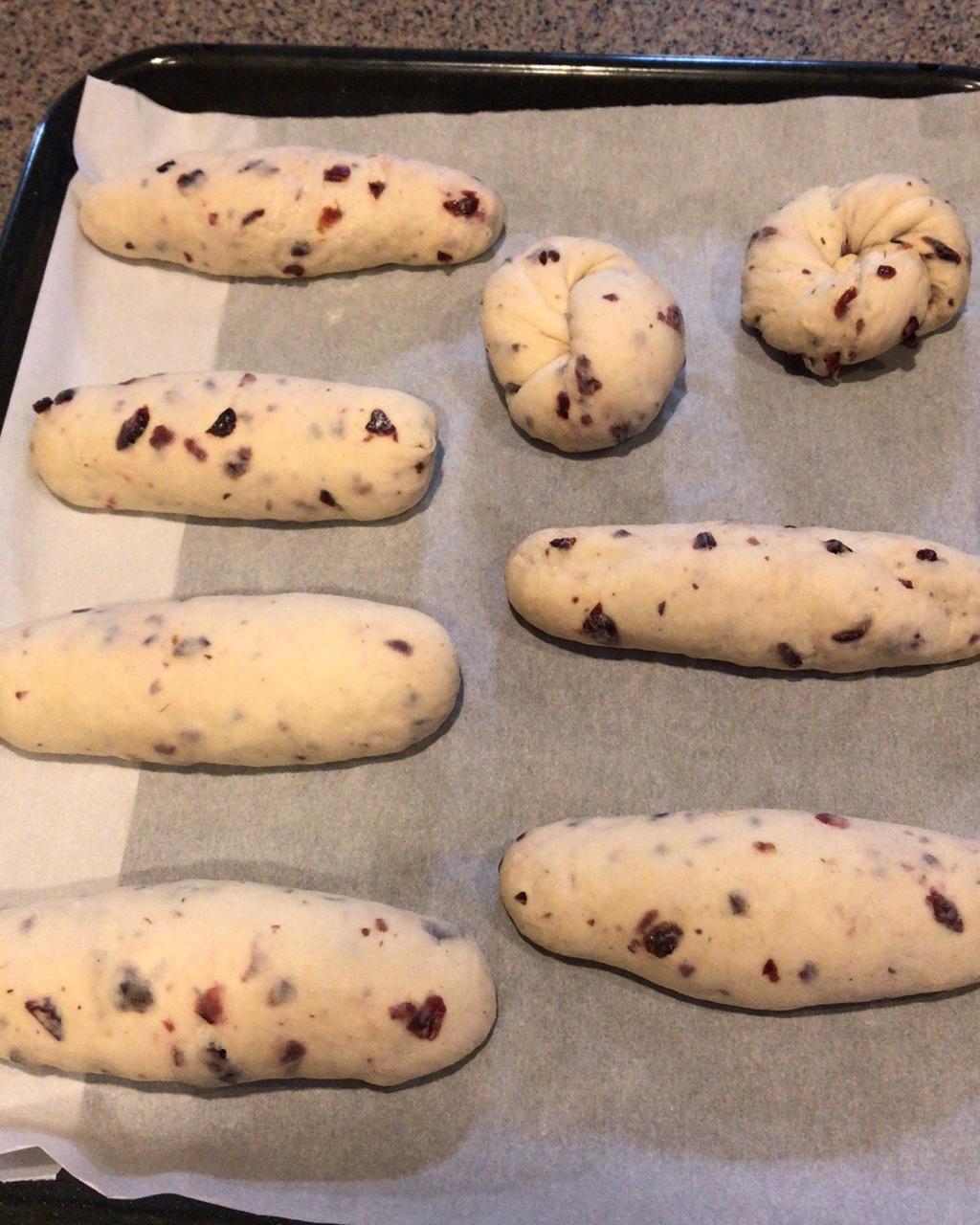 奶酪馅儿蔓越莓面包