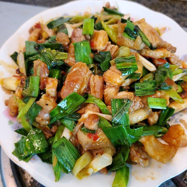 五花肉炒大蒜