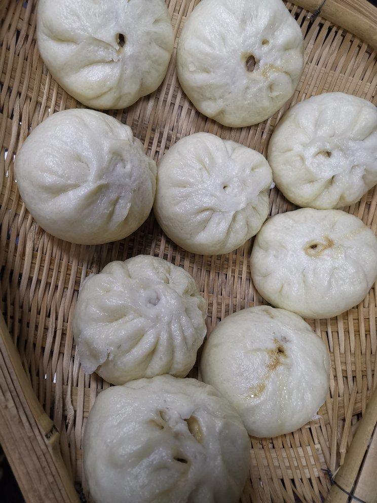 鲜美多汁的洋葱牛肉包子