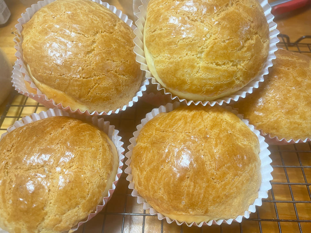做100款面包の12：在家开茶餐厅!港式菠萝包 –不划格子自然裂开的香酥脆皮！菠萝油/酥皮包