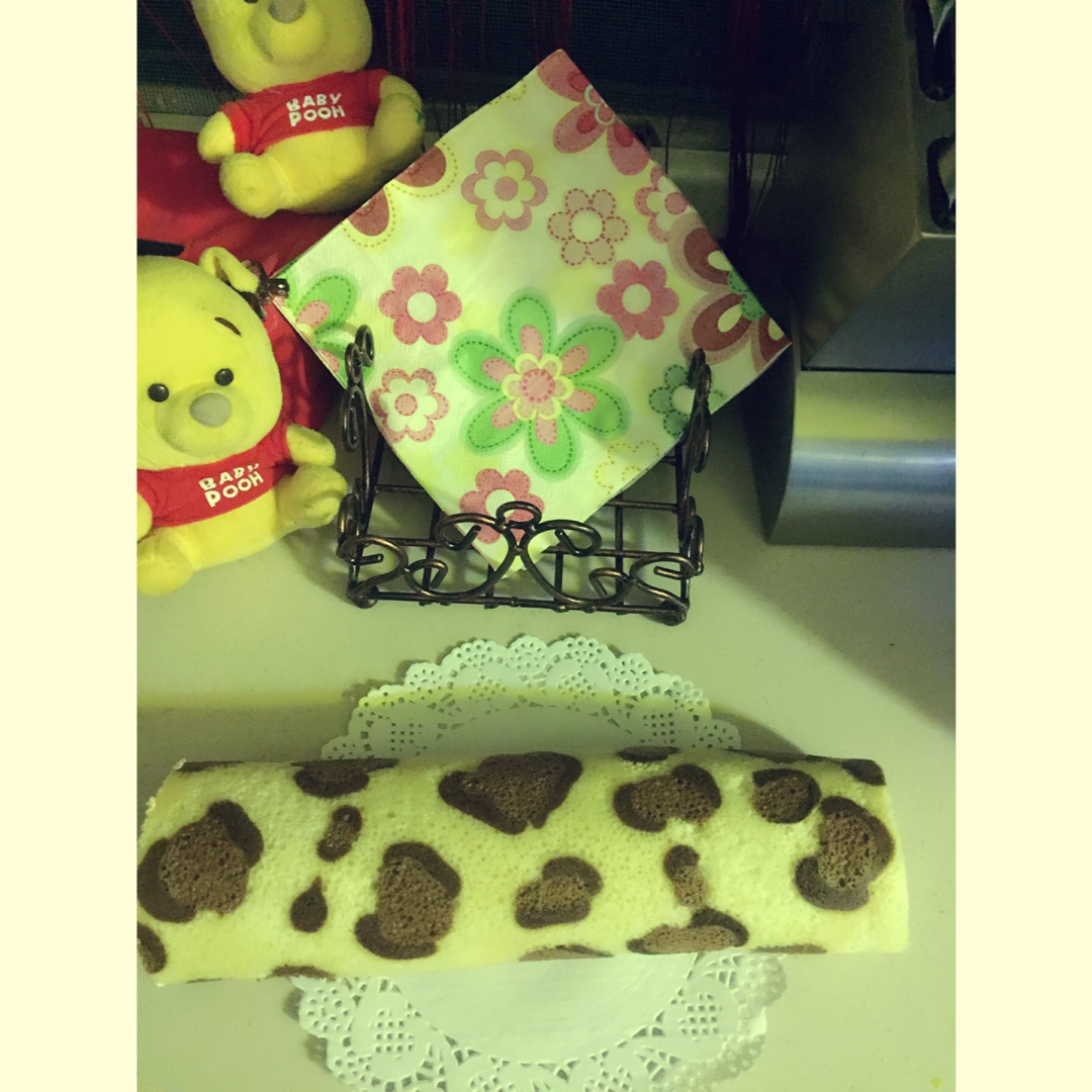 彩绘豹纹可可蛋糕卷，口感一级棒！٩(˃̶͈̀௰˂̶͈́)و