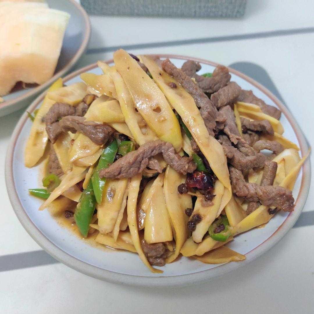 小炒红酒牦牛肉