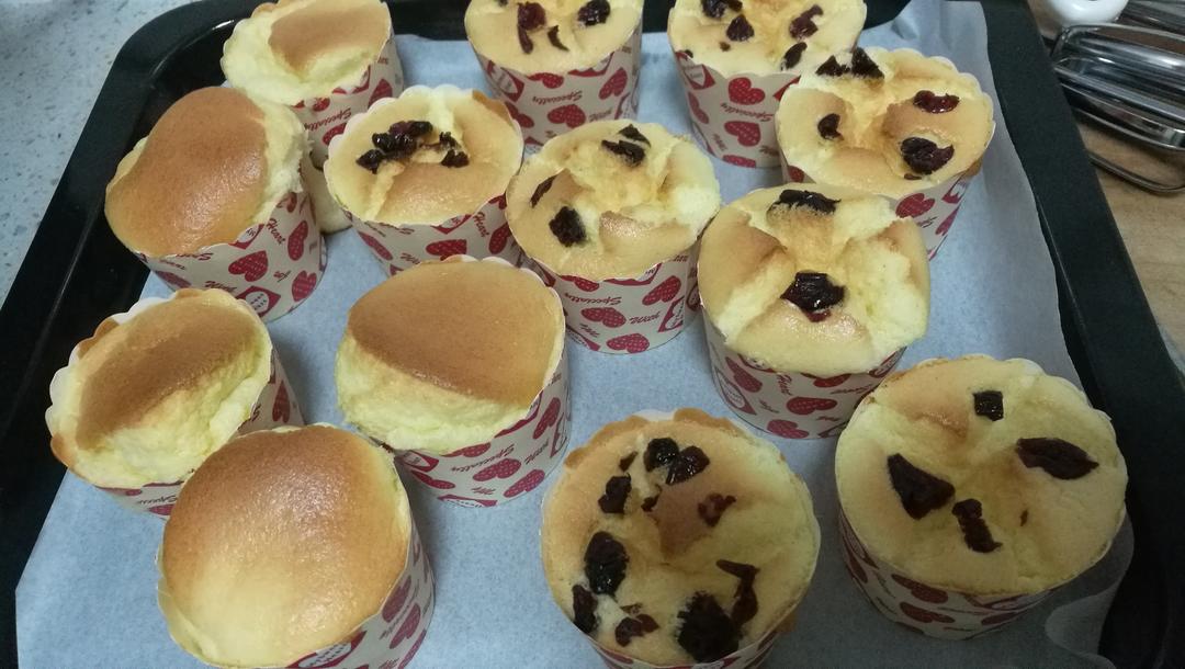 消耗淡奶油之作——淡奶油小蛋糕