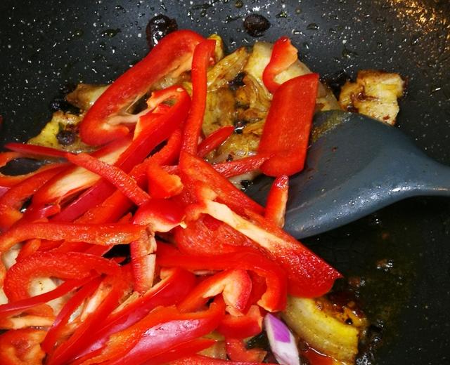 盐煎肉配甜椒-简易版回锅肉的做法