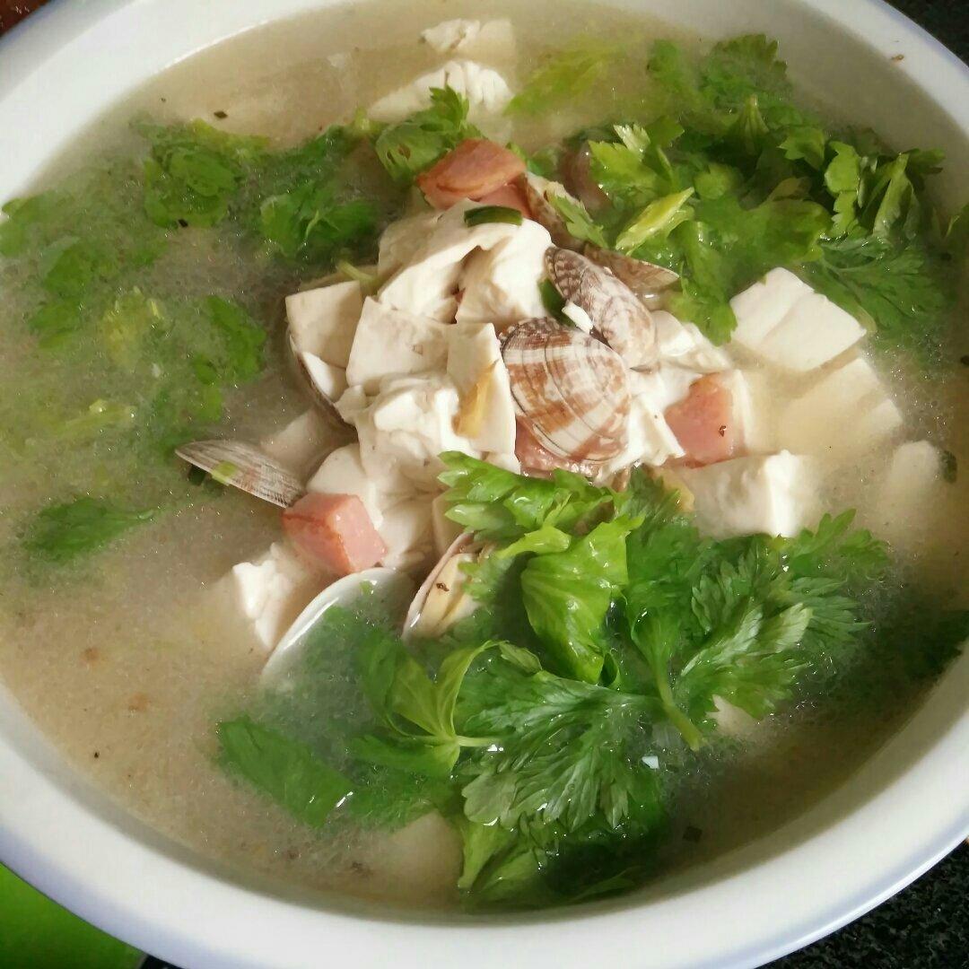 蛤蜊豆腐汤