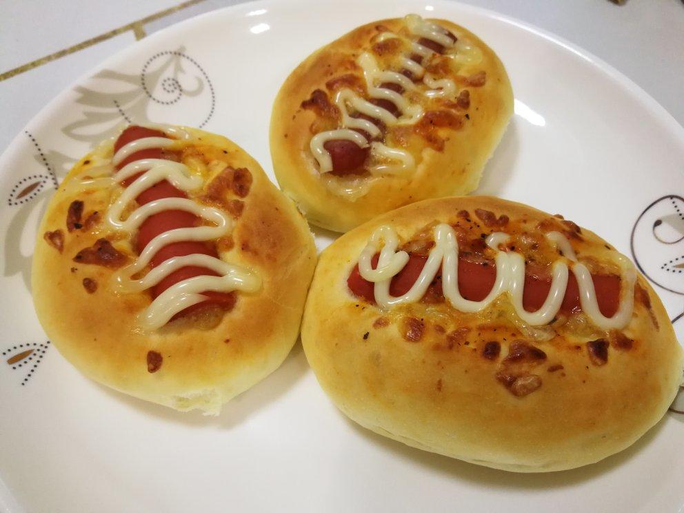 芝士火腿肉松香葱面包