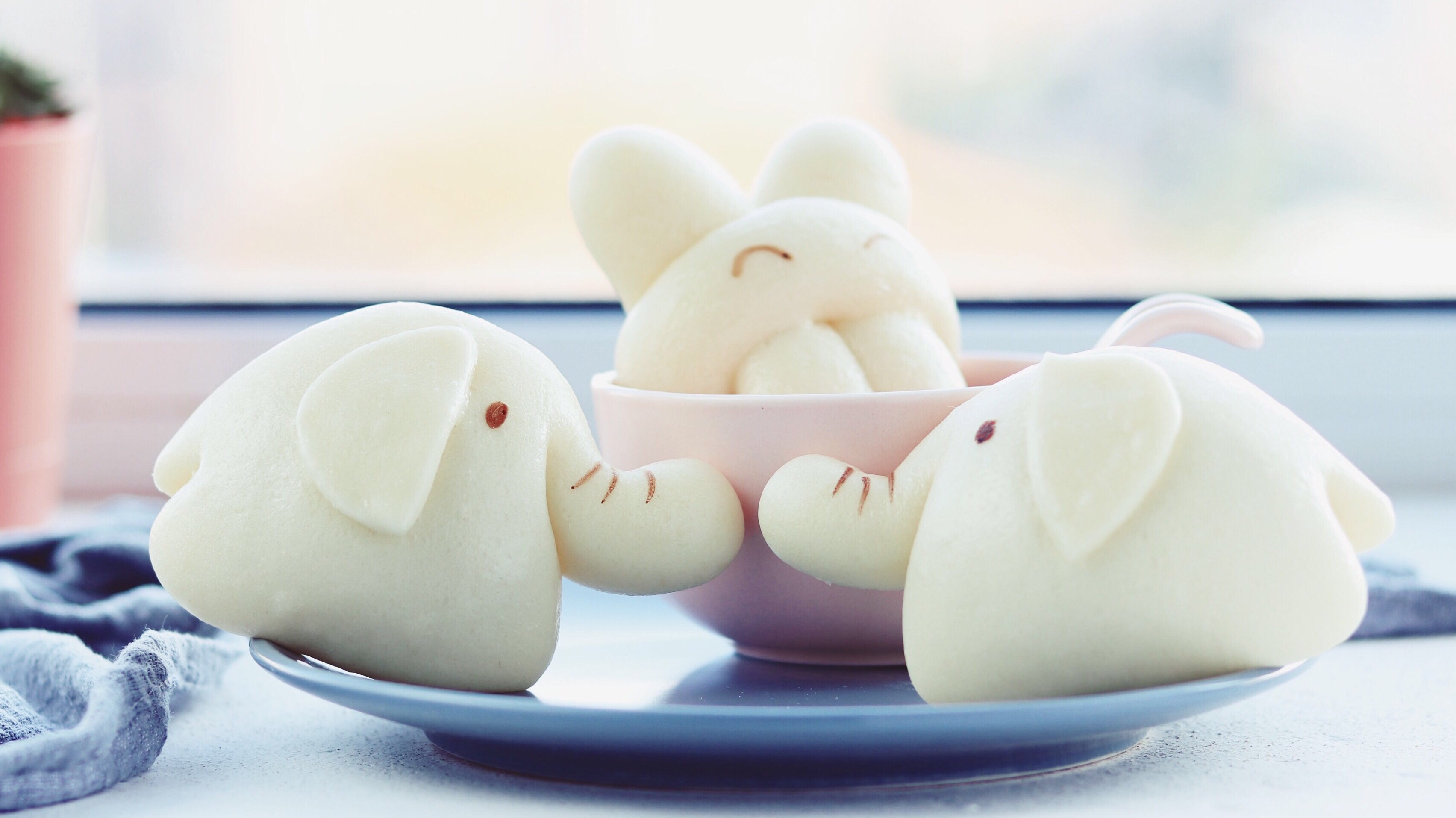 小象蜜豆包-小兔子热狗包的做法