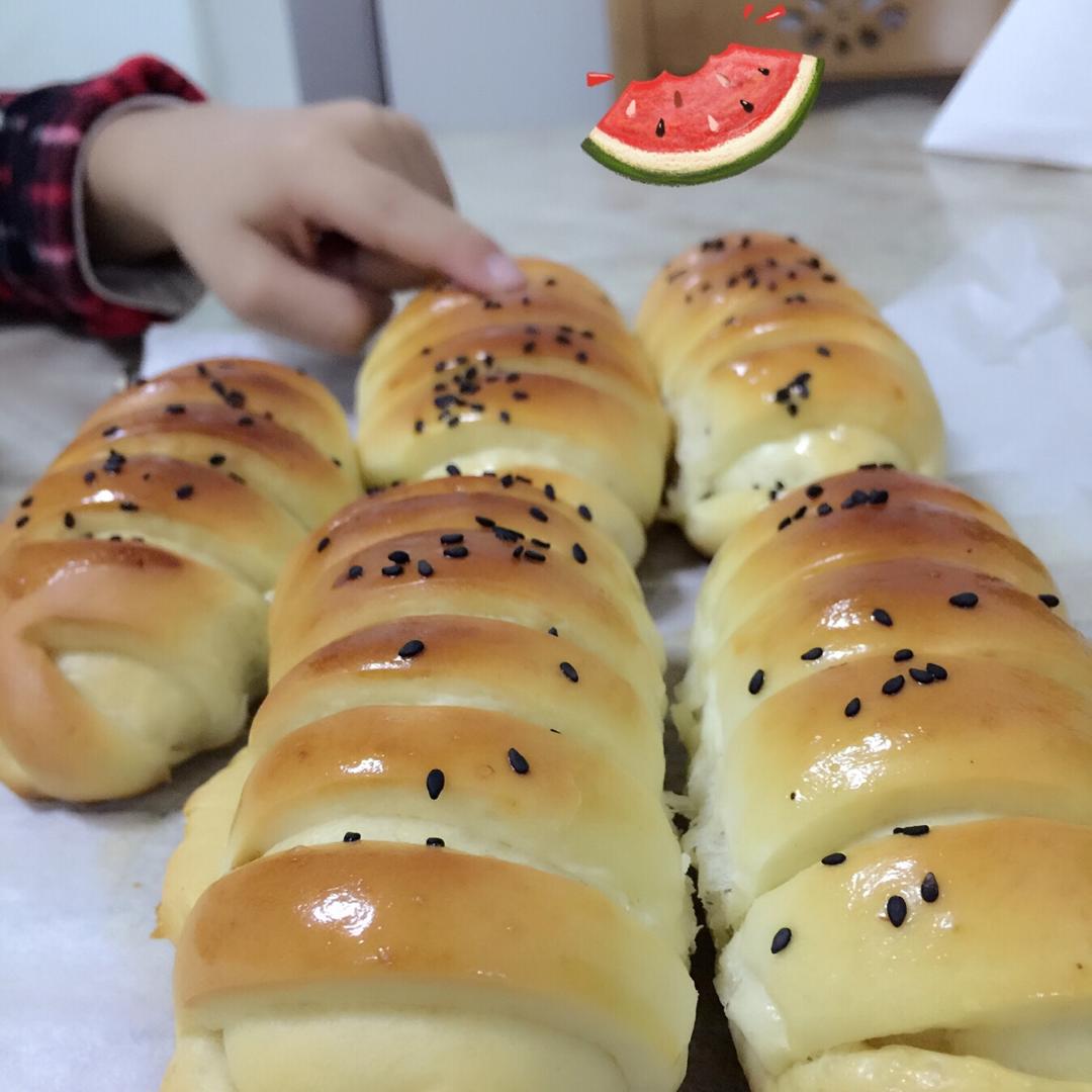 毛毛虫肉松面包